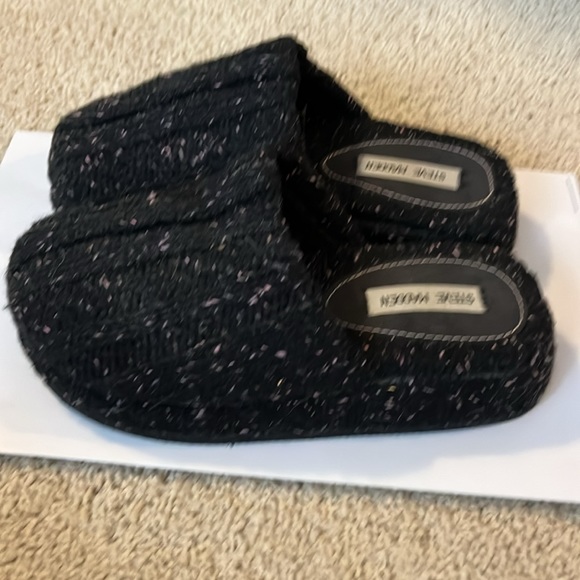 Steve Madden knit Slippers - Picture 2 of 3